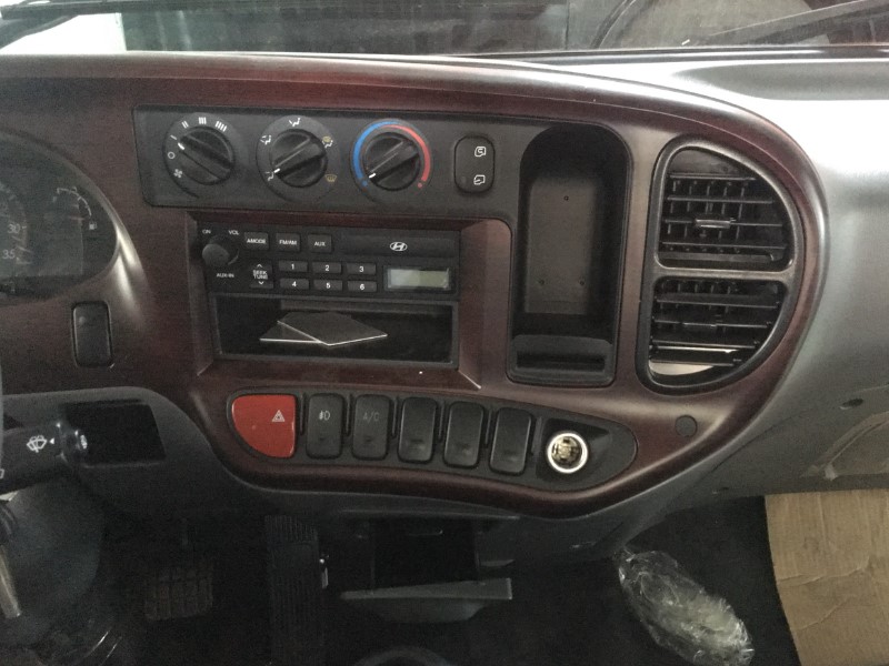 bang-dieu-khien-xe-tai-hyundai-new-mighty-75s-3-5-tan-thung-bao-on