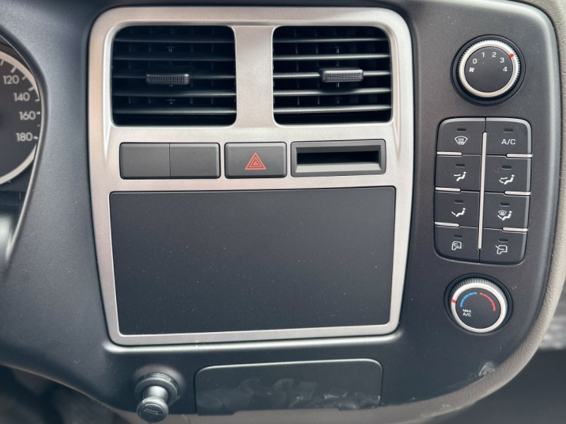 bang-dieu-khien-xe-tai-hyundai-new-porter-h150-1-5-tan-thung-lung