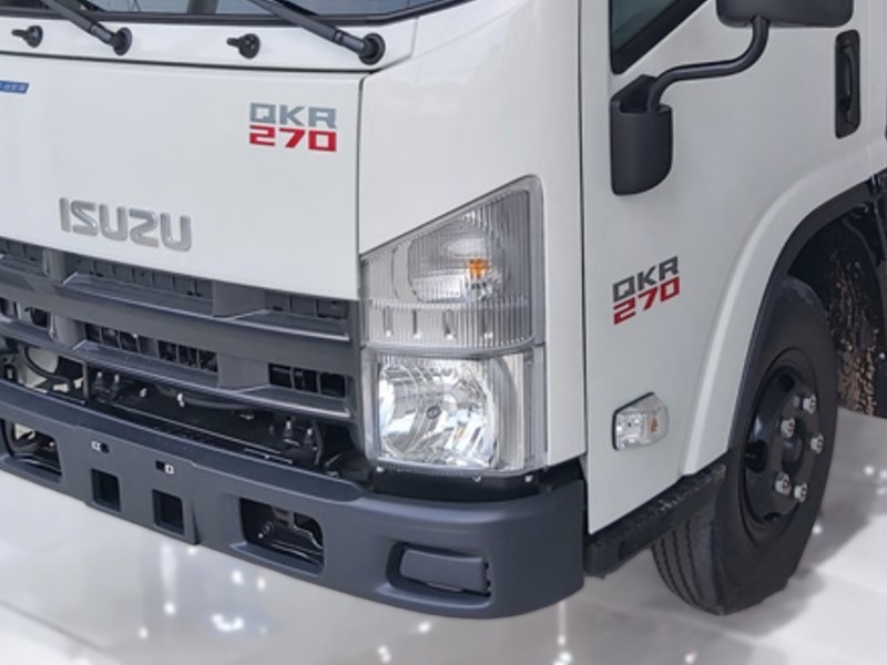 den-xe-tai-cho-gia-suc-isuzu-qkr77fe4-2-1-tan