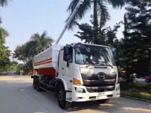 Alternative view of XE BỒN CHỞ CÁM HINO FL8JT7A 26 KHỐI