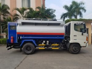 Alternative view of XE BỒN CHỞ XĂNG DẦU HINO FC9JETC 6 TẤN 8 KHỐI