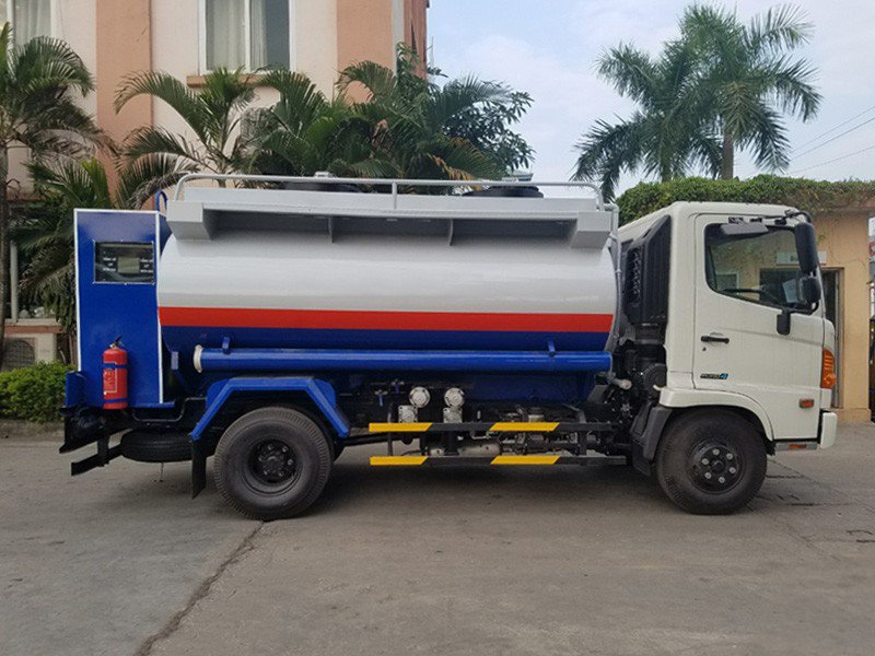 XE BỒN CHỞ XĂNG DẦU HINO FC9JETC 6 TẤN 8 KHỐI - Ảnh 2