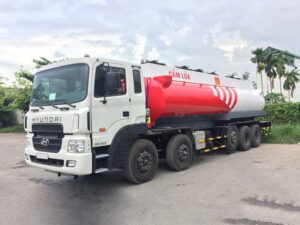 Alternative view of XE BỒN CHỞ XĂNG DẦU HYUNDAI HD360 21 TẤN
