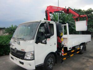 XE CẨU HINO XZU720L 2.6 TẤN GẮN CẨU FASSI 4 TẤN 4 KHÚC