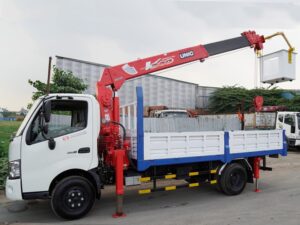 Alternative view of XE CẨU HINO XZU720L 2 TẤN GẮN CẨU UNIC URV346