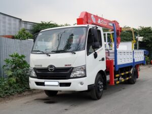 XE CẨU HINO XZU720L 3 TẤN GẮN CẨU UNIC URV343
