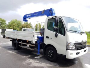 XE CẨU HINO XZU730L 3 TẤN GẮN CẨU TADANO TM-ZE305MH