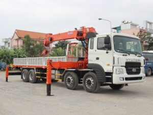 Alternative view of XE CẨU HYUNDAI HD320 11 TẤN 4 CHÂN GẮN CẨU KANGLIM KS2056