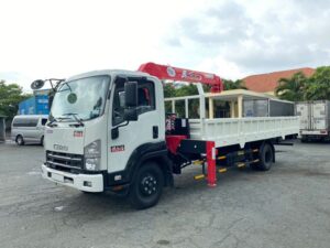 XE CẨU ISUZU FRR90NE4 4.2 TẤN GẮN CẨU UNIC URV346