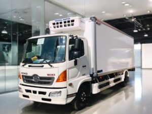 XE ĐÔNG LẠNH HINO FC9JJTA 6.6 TẤN