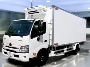 XE ĐÔNG LẠNH HINO XZU720L 3.8 TẤN