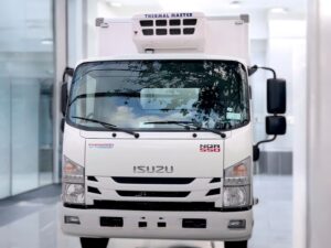 Alternative view of XE ĐÔNG LẠNH ISUZU NQR75LE4 5.2 TẤN