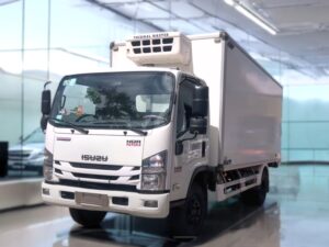 XE ĐÔNG LẠNH ISUZU NQR75ME4 5.5 TẤN