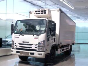XE ĐÔNG LẠNH ISUZU NQR75ME4 5.5 TẤN
