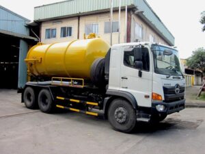 Alternative view of XE HÚT CHẤT THẢI HINO FM8JN7A 9.7 TẤN 8.8 KHỐI