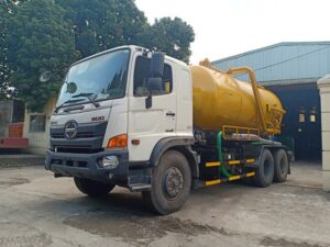 XE HÚT CHẤT THẢI HINO FM8JN7A 9.7 TẤN 8.8 KHỐI