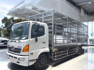 XE TẢI CHỞ GIA SÚC HINO FC9JNTA 3.4 TẤN