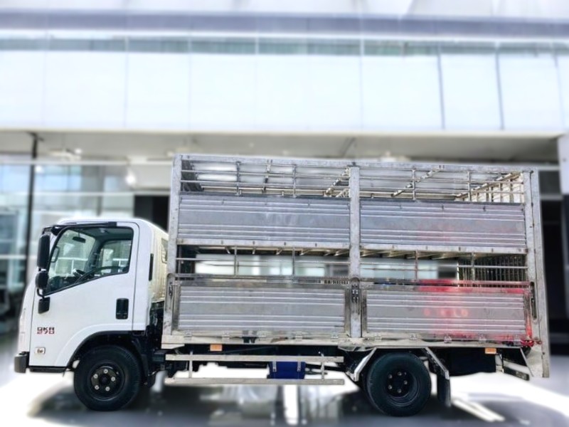 XE TẢI CHỞ GIA SÚC ISUZU QKR77FE4 2.1 TẤN - Ảnh 7