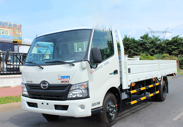 XE TẢI HINO XZU730L 5 TẤN THÙNG LỬNG - Ảnh 3
