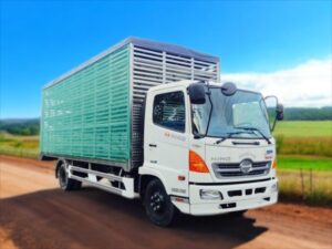 XE TẢI HINO FC9JJTA 4.9 TẤN THÙNG CHỞ GIA CẦM
