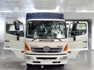 Alternative view of XE TẢI HINO FC9JJTC 6 TẤN THÙNG MUI BẠT