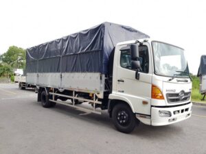 Alternative view of XE TẢI HINO FC9JLTC 6.4 TẤN THÙNG BẠT GẮN BỬNG NÂNG
