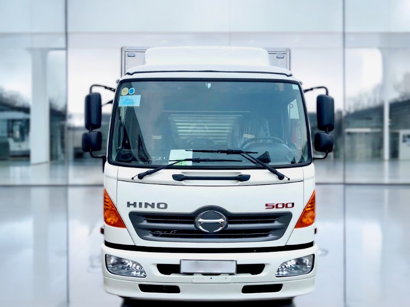 XE TẢI HINO FC9JLTC 6.5 TẤN THÙNG KÍN - Ảnh 2