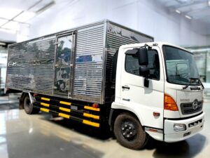 XE TẢI HINO FC9JLTC 6.5 TẤN THÙNG KÍN