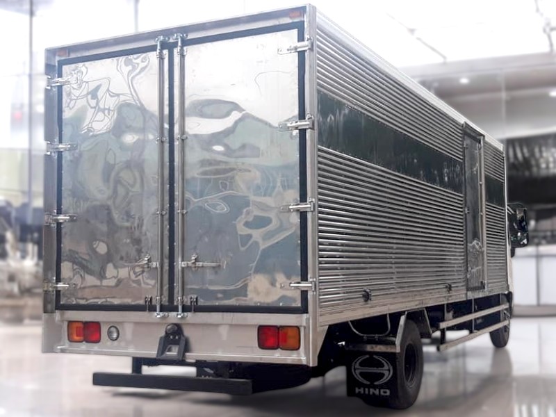 XE TẢI HINO FC9JLTC 6.5 TẤN THÙNG KÍN - Ảnh 5
