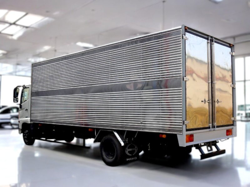 XE TẢI HINO FC9JLTC 6.5 TẤN THÙNG KÍN - Ảnh 6