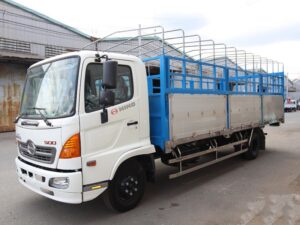 XE TẢI HINO FC9JNTC 6.2 TẤN THÙNG BẠT GẮN BỬNG NÂNG