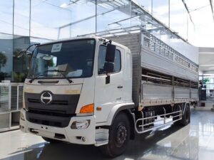 XE TẢI HINO FG8JT7A 6.8 TẤN THÙNG CHỞ GIA SÚC