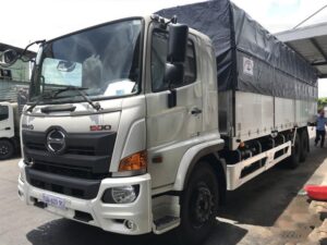 Alternative view of XE TẢI HINO FL8JT7A 14.9 TẤN THÙNG BẠT GẮN BỬNG NÂNG