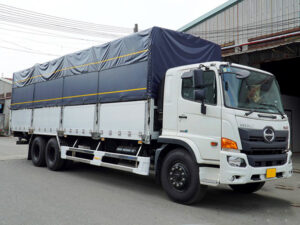 Alternative view of XE TẢI HINO FL8JT7A 15 TẤN THÙNG MUI BẠT
