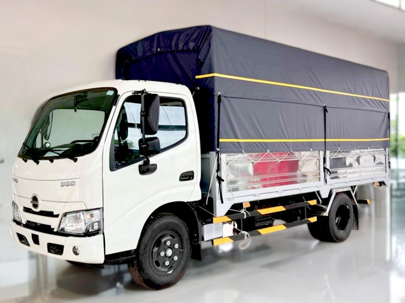 XE TẢI HINO XZU650L 1.9 TẤN THÙNG MUI BẠT - Ảnh 3
