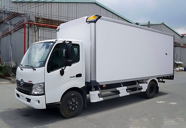 XE TẢI HINO XZU720L 3.5 TẤN THÙNG BẢO ÔN - Ảnh 3