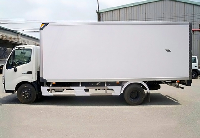 XE TẢI HINO XZU720L 3.5 TẤN THÙNG BẢO ÔN - Ảnh 5