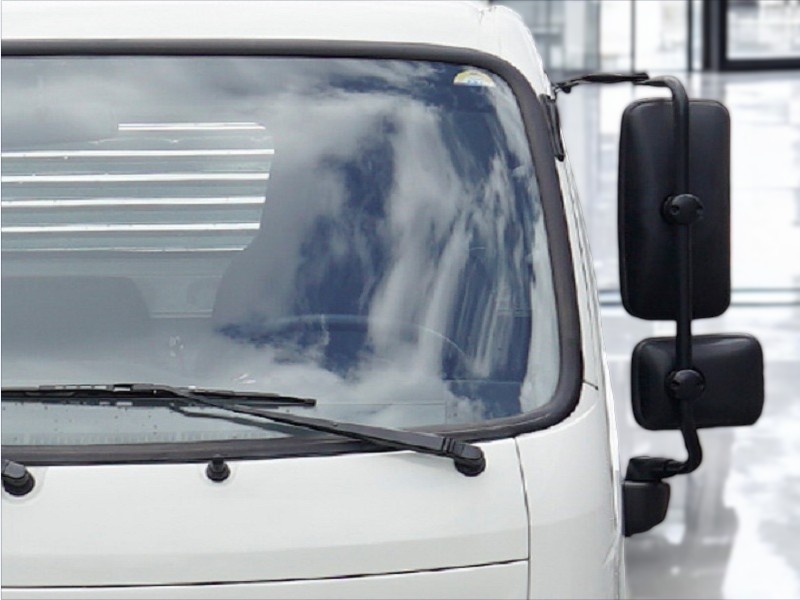 xe-tai-hino-xzu720l-3-5-tan-thung-bao-on-guong