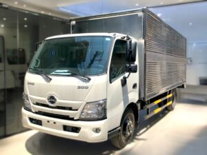 XE TẢI HINO XZU720L 3.5 TẤN THÙNG KÍN