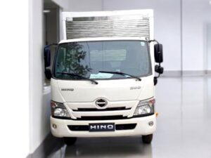 Alternative view of XE TẢI HINO XZU720L 3.5 TẤN THÙNG KÍN