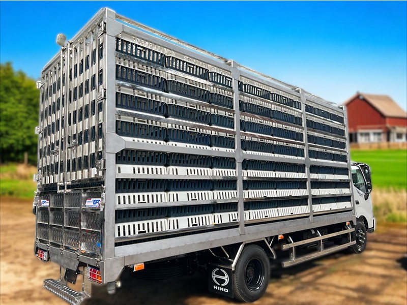 XE TẢI HINO XZU720L 3 TẤN CHỞ GIA CẦM - Ảnh 3
