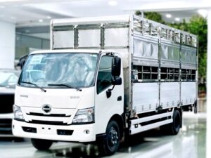XE TẢI HINO XZU720L 3 TẤN CHỞ HEO