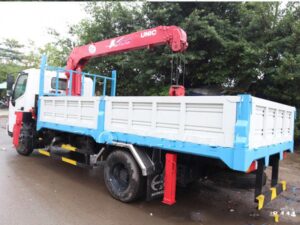 Alternative view of XE TẢI HINO XZU730L 3.4 TẤN GẮN CẨU UNIC 3 TẤN 3 KHÚC