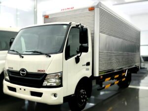 XE TẢI HINO XZU730L 5 TẤN THÙNG KÍN