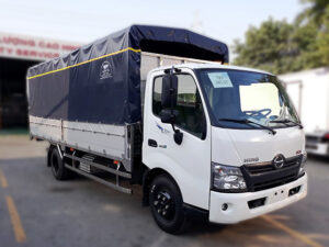 Alternative view of XE TẢI HINO XZU730L 5 TẤN THÙNG MUI BẠT