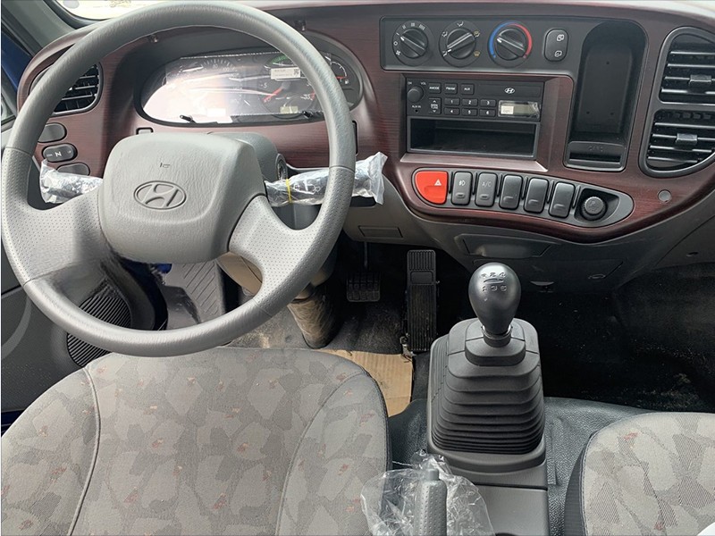 xe-tai-hyundai-new-mighty-110xl-7-tan-thung-lung-noi-that