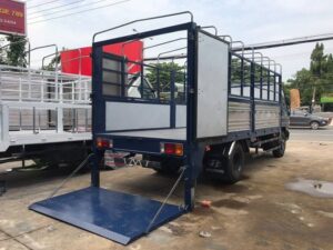 Alternative view of XE TẢI HYUNDAI NEW MIGHTY N250SL 2.5 TẤN THÙNG BẠT GẮN BỬNG NÂNG