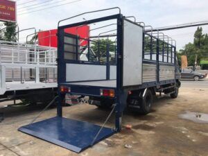 Alternative view of XE TẢI HYUNDAI NEW MIGHTY N250SL 2.5 TẤN THÙNG BẠT GẮN BỬNG NÂNG