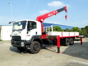 XE TẢI ISUZU 15 TẤN FVM GẮN CẨU UNIC 8 TẤN 5 KHÚC URV805
