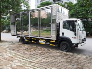XE TẢI ISUZU FRR90NE4 5.9 TẤN CHỞ PALLET CHỨA CẤU KIỆN ĐIỆN TỬ